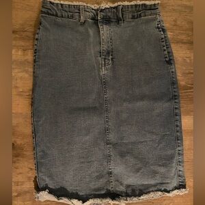 Denim Frayed Hem Skirt